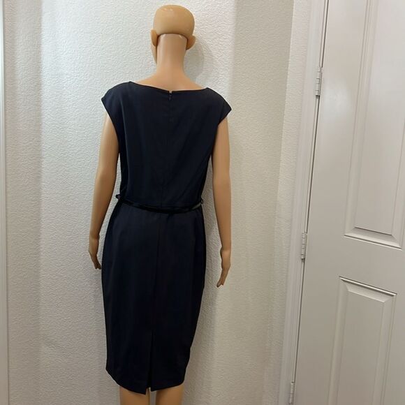 Jones Studio Woman’s Dress Sz 10 Dark Gray Pleated Floral Sleeveless Midi Belted - Picture 7 of 13